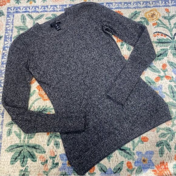 Like New💖 100% Cashmere Black Marled Sweater Size Small - Picture 1 of 4